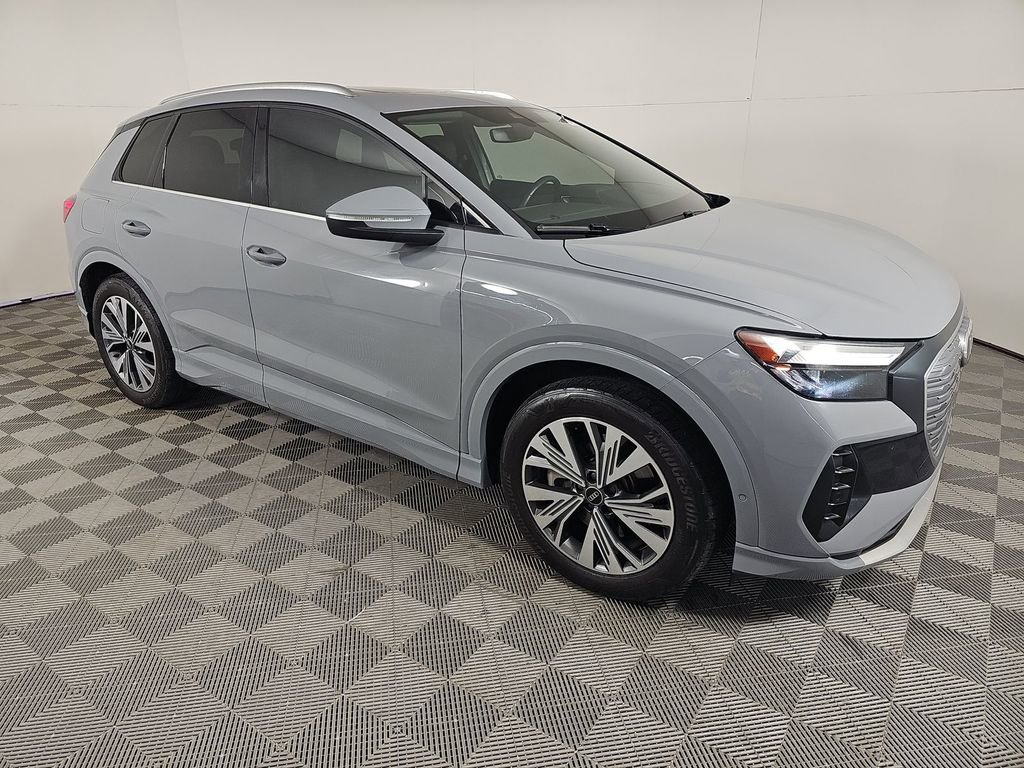 Used 2022 Audi Q4 e-tron Premium Plus image 3