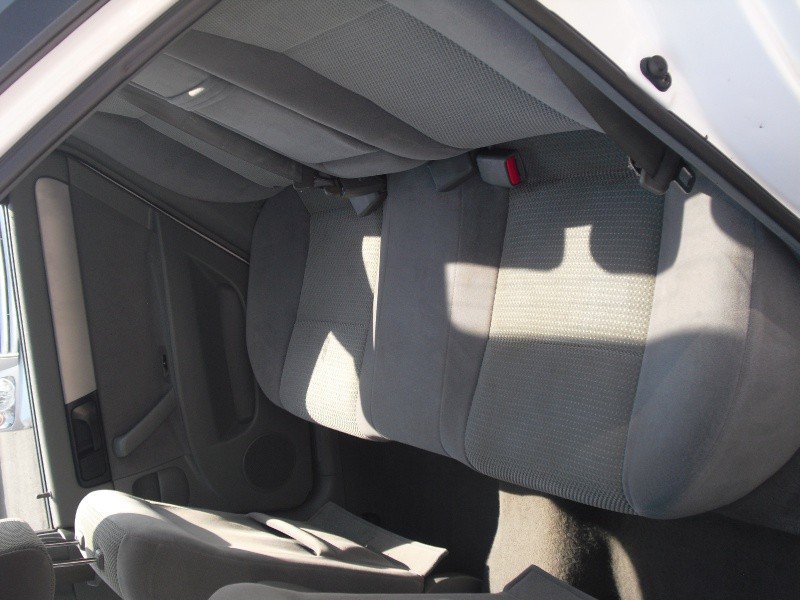Used 2006 Suzuki Forenza Sedan FWD image 2