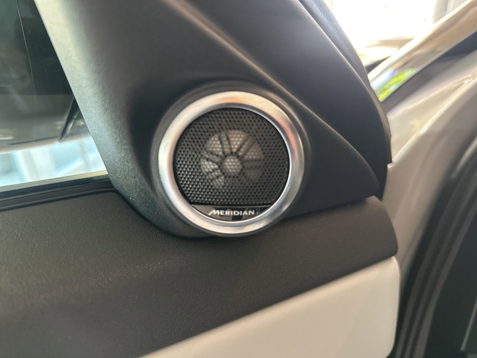 Certified 2026 Land Rover Range Rover Evoque S image 11