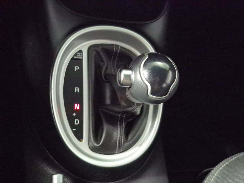 Used 2018 Kia Soul + FWD image 19