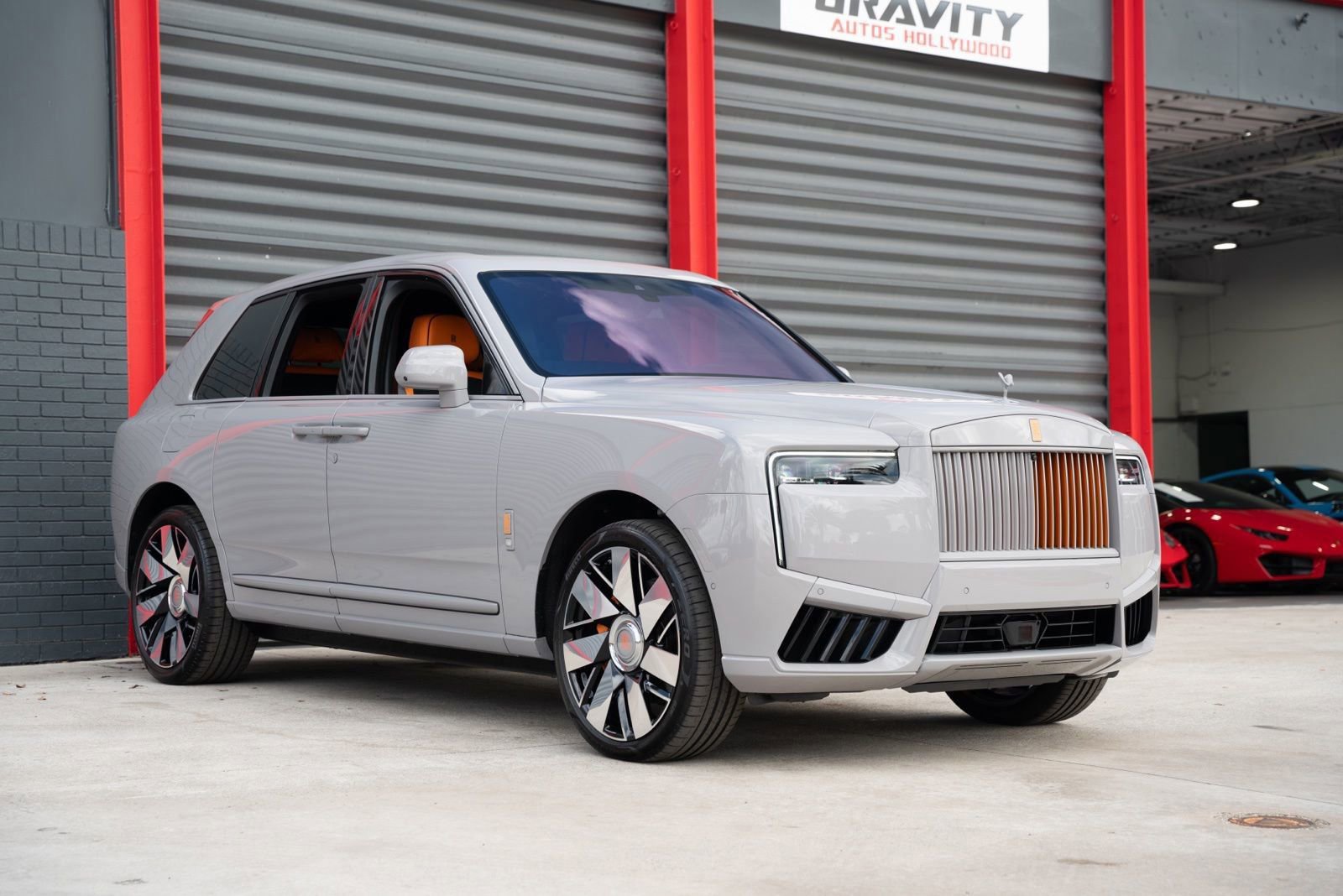 Used 2025 Rolls-Royce Cullinan image 3