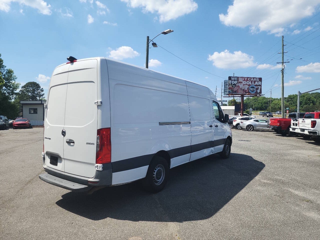 Used 2022 Mercedes-Benz Sprinter 2500 image 11