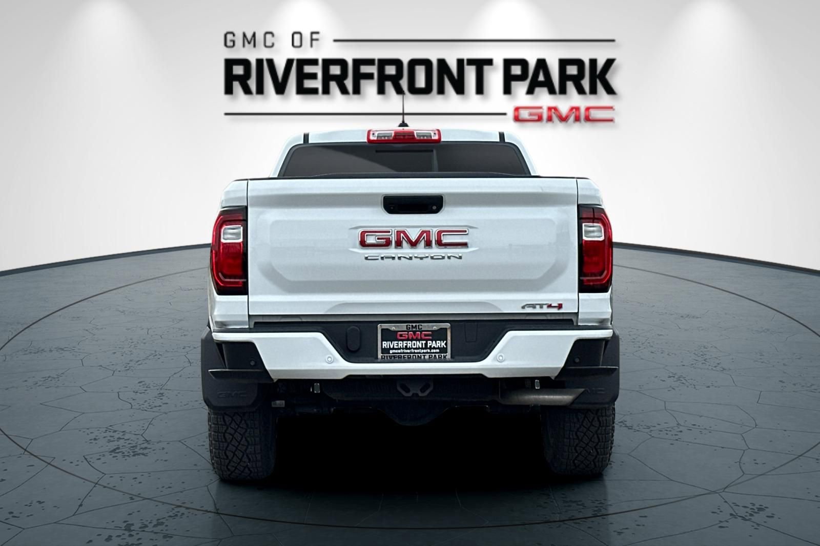 Used 2024 GMC Canyon AT4 w/ LPO, Off Road Lift Package image 4