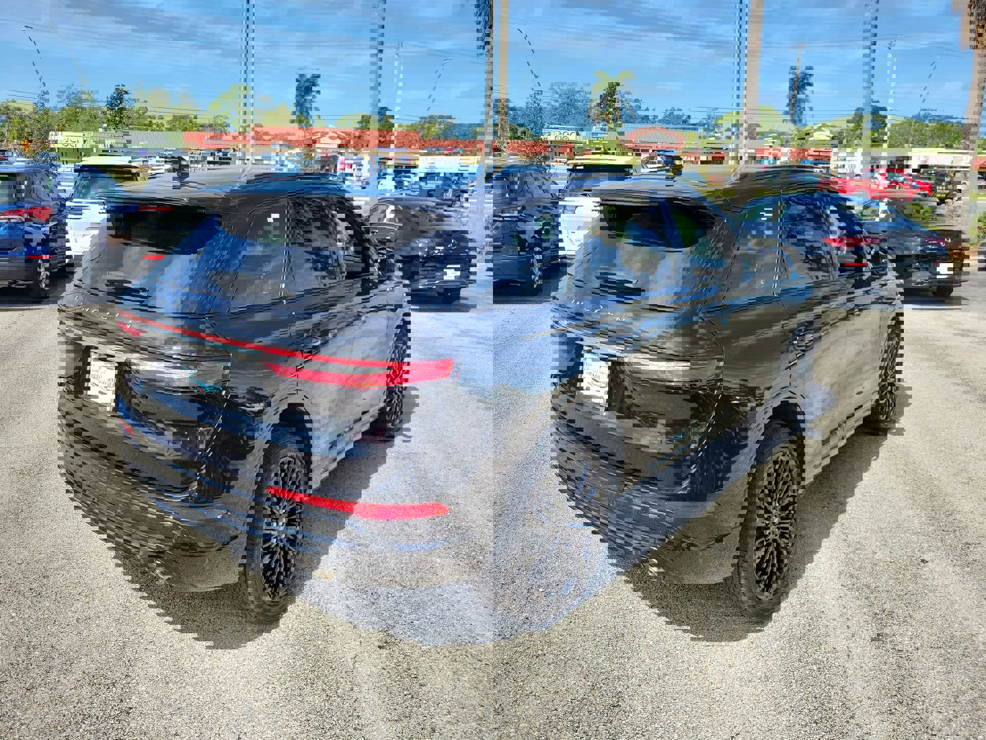 Used 2023 Lincoln Corsair Reserve w/ Jet Appearance Package FWD image 6