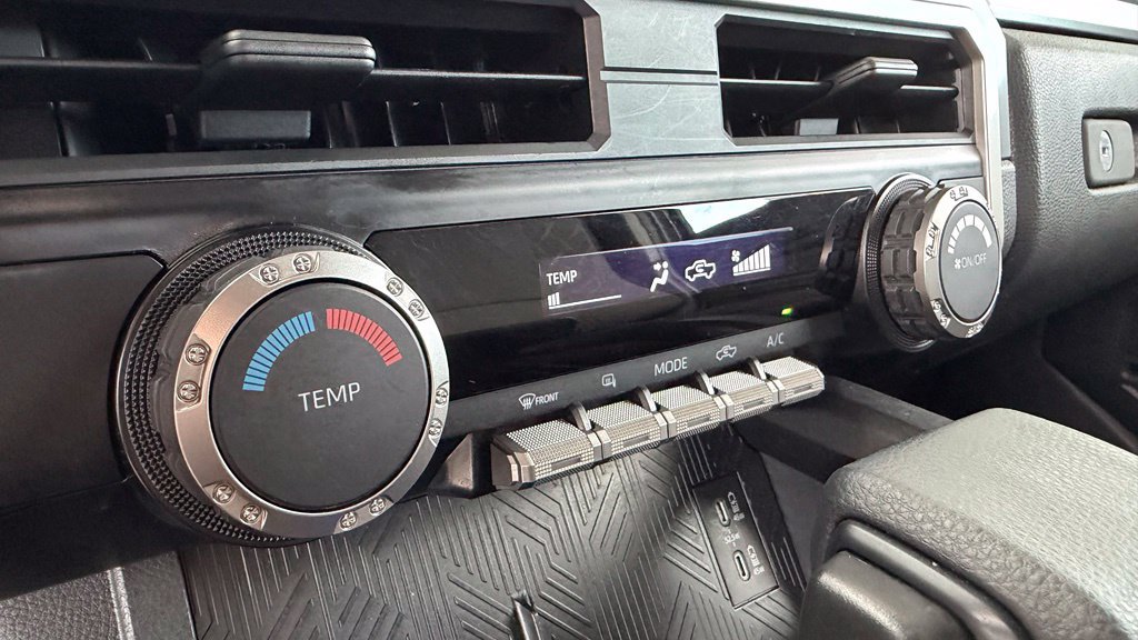 Used 2026 Toyota Tacoma SR5 AWD/4WD image 9