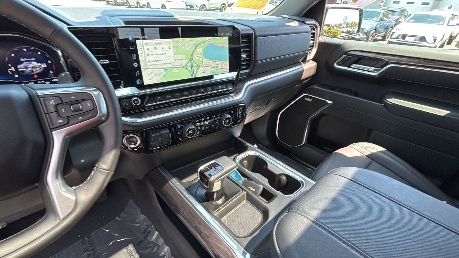 Used 2025 Chevrolet Silverado 1500 LTZ w/ LTZ Premium Package AWD/4WD image 22
