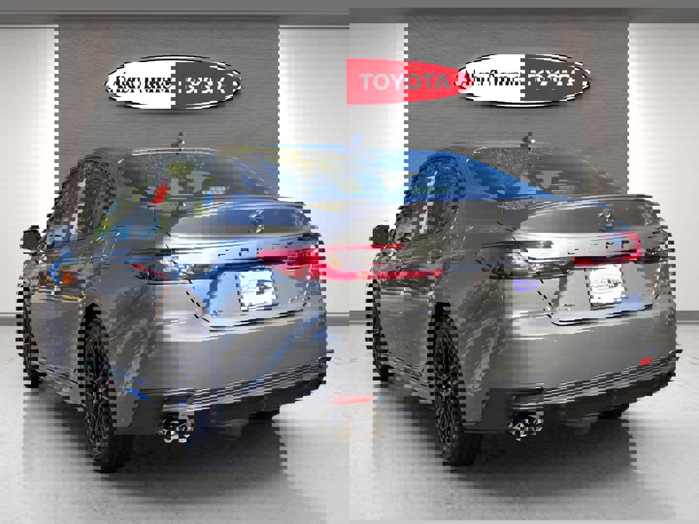 Used 2026 Toyota Camry SE w/ Convenience Package image 8