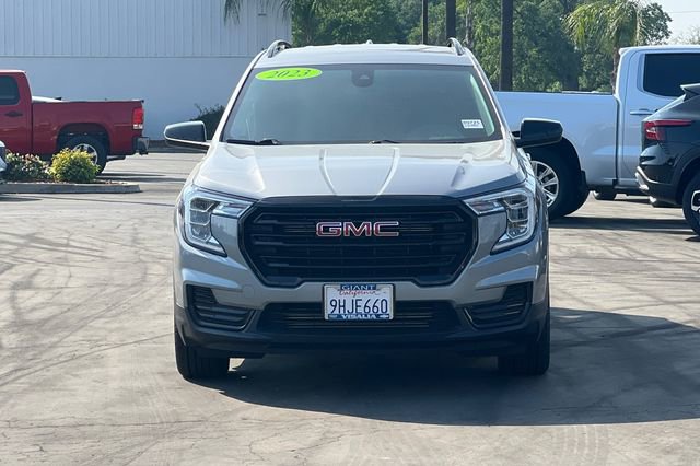 Used 2023 GMC Terrain SLE w/ Elevation Edition image 9