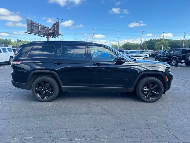 Used 2023 Jeep Grand Cherokee L Limited w/ Black Appearance Package AWD/4WD image 13