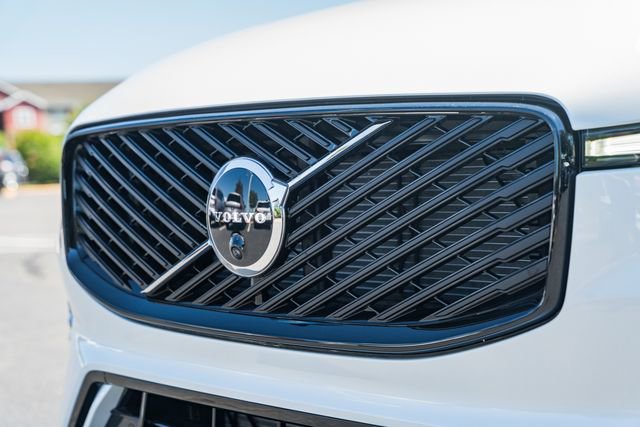 New 2026 Volvo XC60 B5 Plus w/ Protection Package Premier AWD/4WD image 12