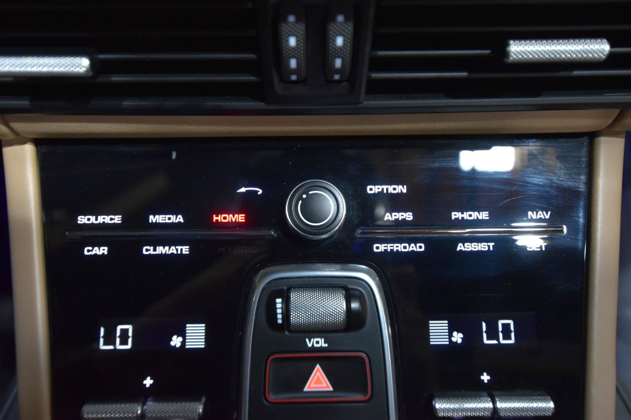 Used 2021 Porsche Cayenne AWD/4WD image 35