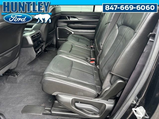 Used 2023 Jeep Wagoneer 4WD w/ Premium Group I image 17