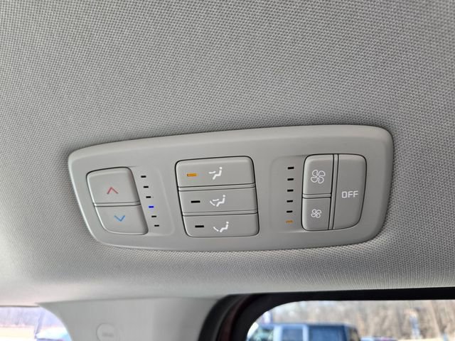 Used 2024 Kia Carnival LX FWD image 16