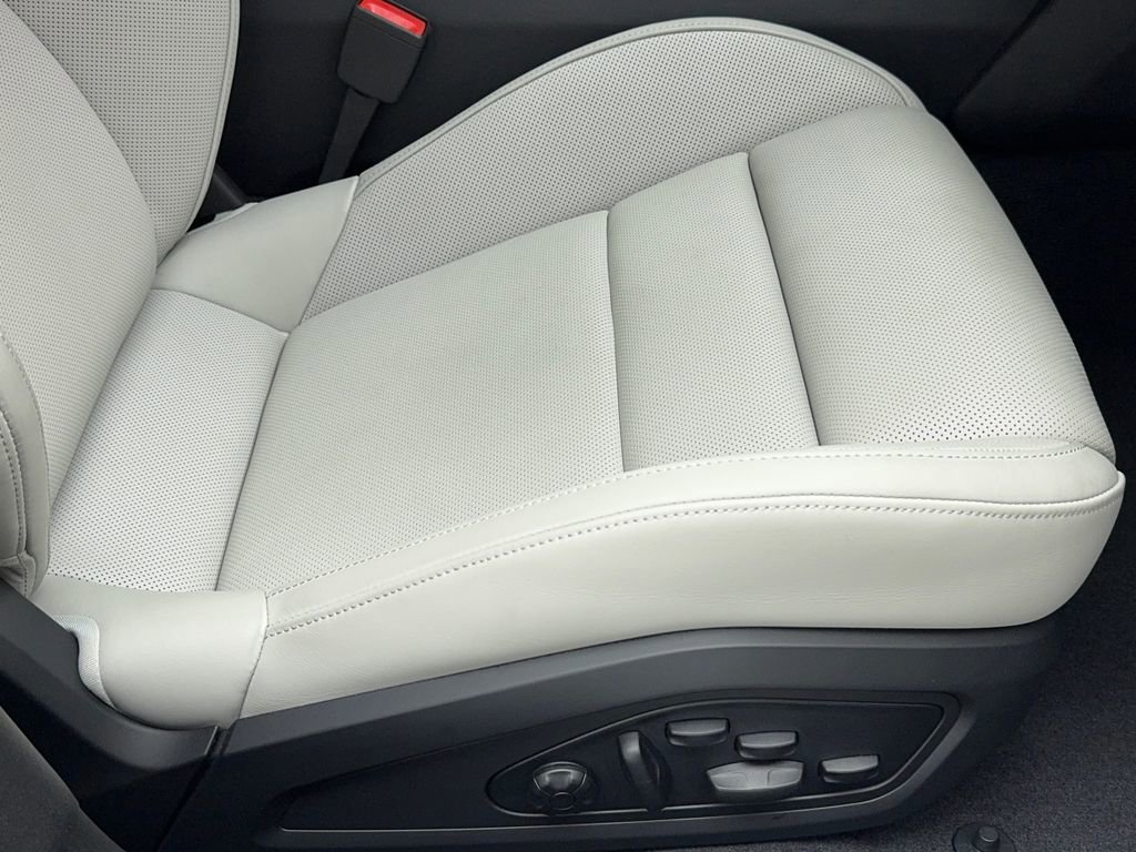 Used 2023 Porsche Taycan 4S image 47