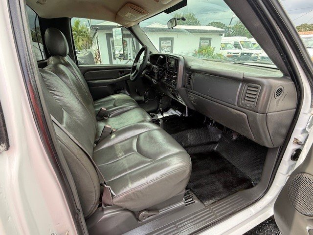 Used 2005 GMC Sierra 3500 W/T w/ Skid Plate Package image 17