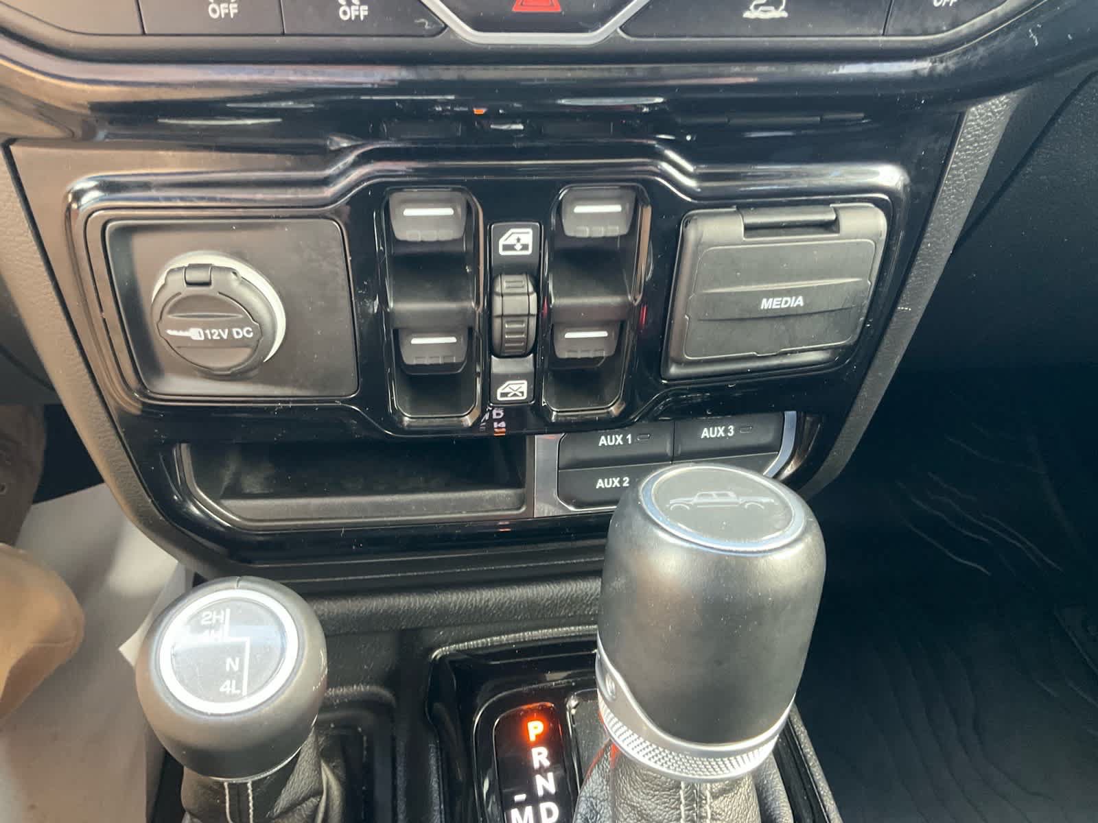 Used 2021 Jeep Gladiator Overland w/ Popular Equipment Package AWD/4WD image 13