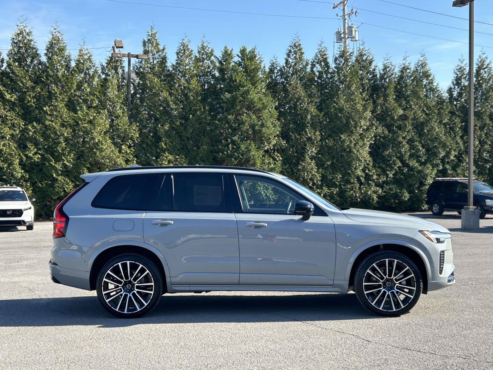 New 2026 Volvo XC90 B6 Ultra w/ Lounge Package AWD/4WD image 2