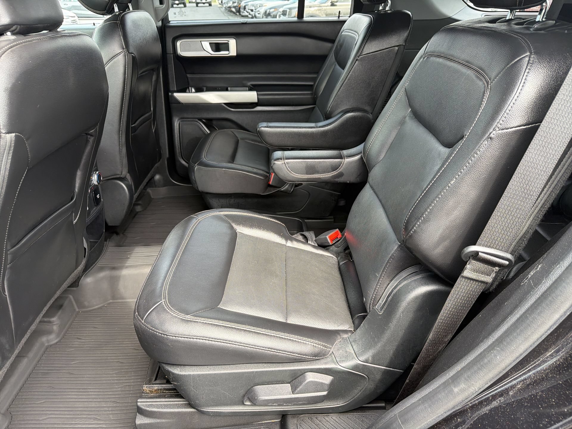 Used 2021 Ford Explorer Limited w/ Equipment Group 301A RWD image 23