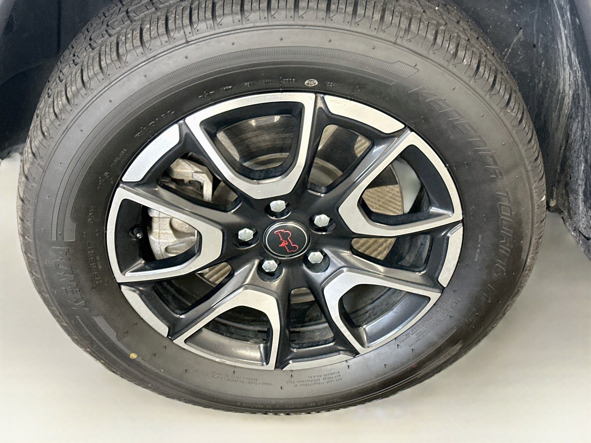 Used 2025 Jeep Compass Trailhawk AWD/4WD image 34