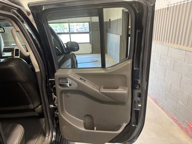 Used 2016 Nissan Frontier PRO-4X w/ Pro-4x Luxury Package AWD/4WD image 8