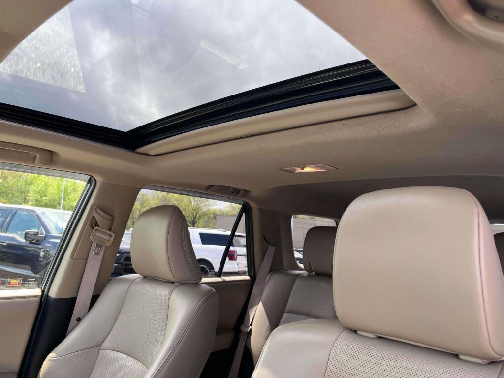 Used 2016 Toyota 4Runner Limited AWD/4WD image 5