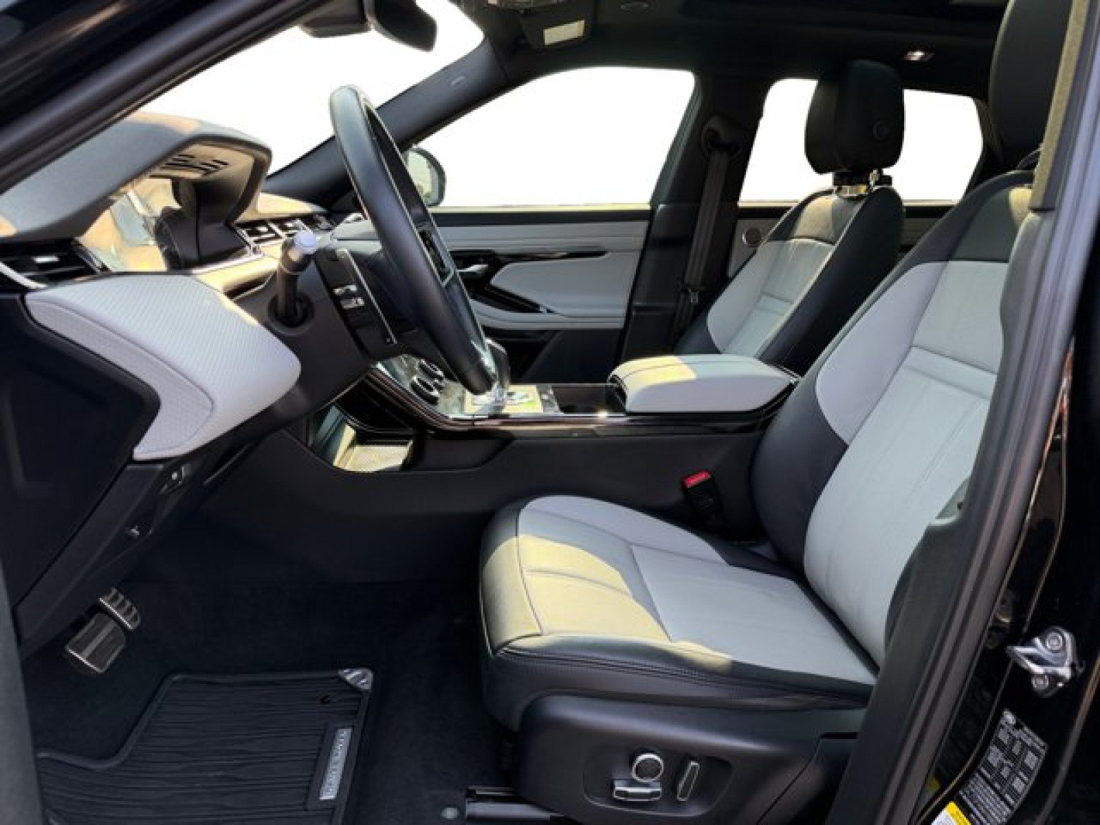 Used 2022 Land Rover Range Rover Evoque R-Dynamic S AWD/4WD image 10