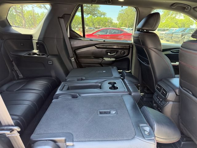 Used 2025 Honda Pilot Black Edition image 20