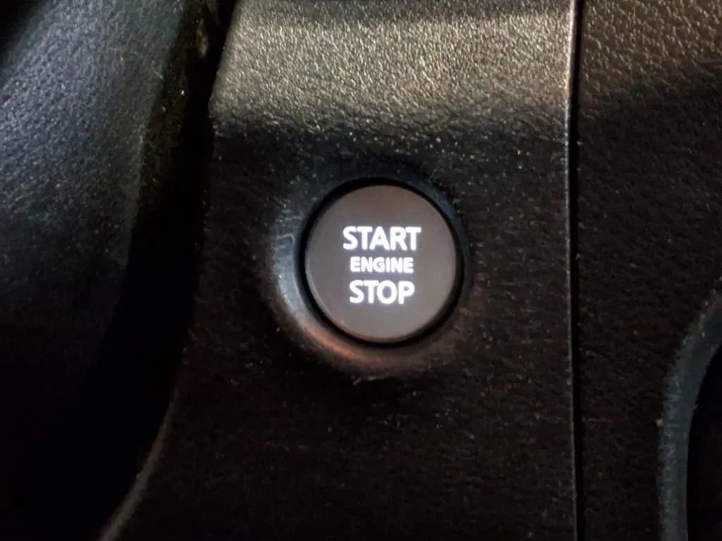 Used 2022 Nissan Frontier SV w/ Technology Package image 26
