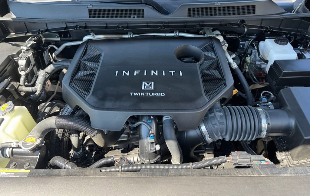Used 2025 INFINITI QX80 Sensory AWD/4WD image 9