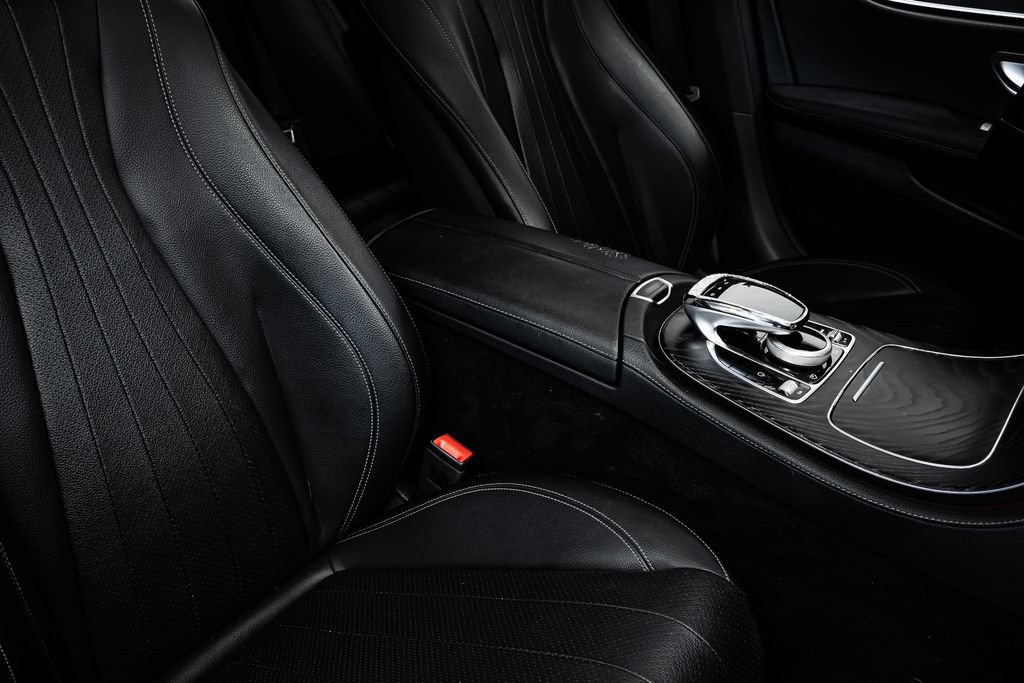 Used 2020 Mercedes-Benz E 350 Sedan image 30