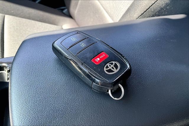 Used 2025 Toyota Prius LE image 32