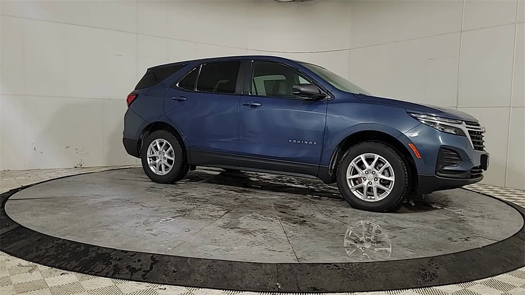Certified 2024 Chevrolet Equinox LS w/ LS Convenience Package image 9