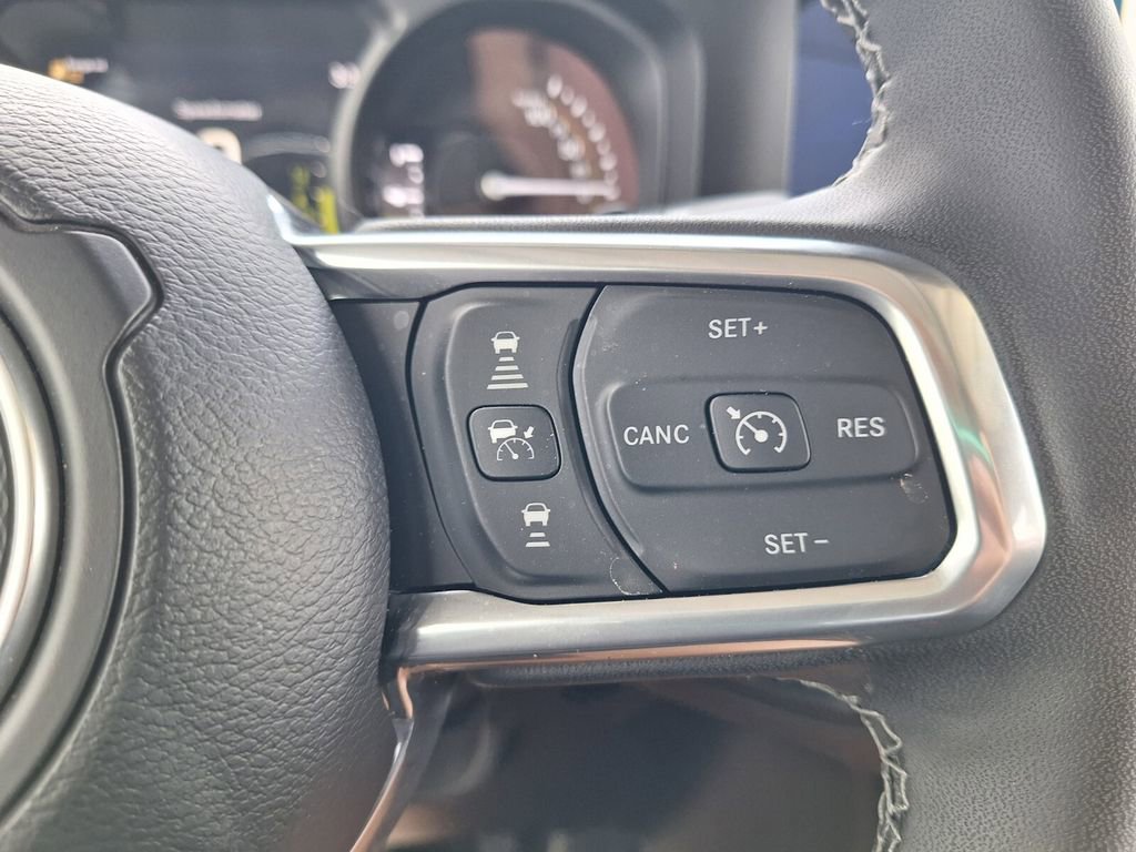 Used 2025 Jeep Wrangler Unlimited Sahara w/ Safety Group AWD/4WD image 14