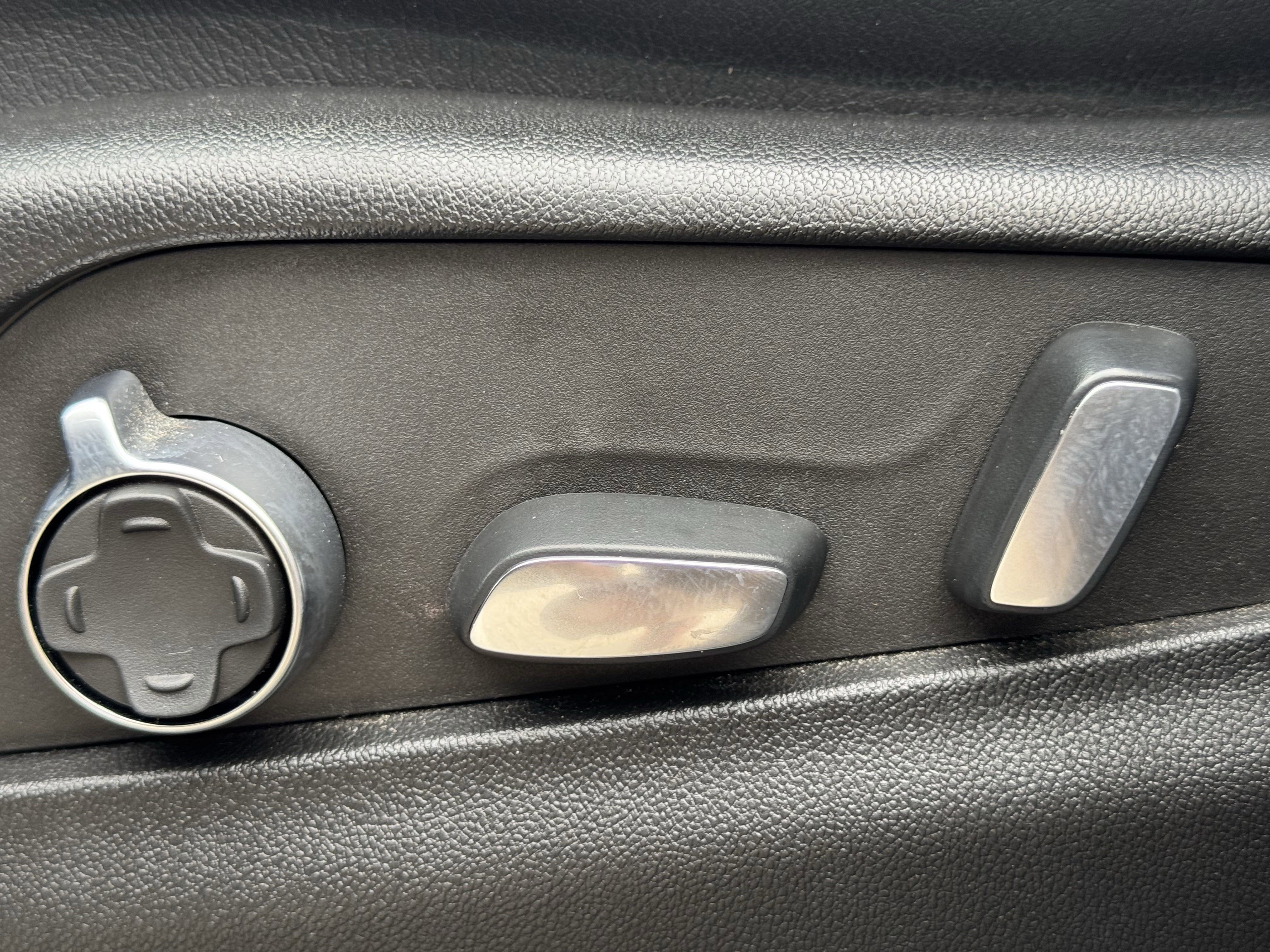 Used 2023 Cadillac XT4 Sport w/ Driver Assist Package image 33