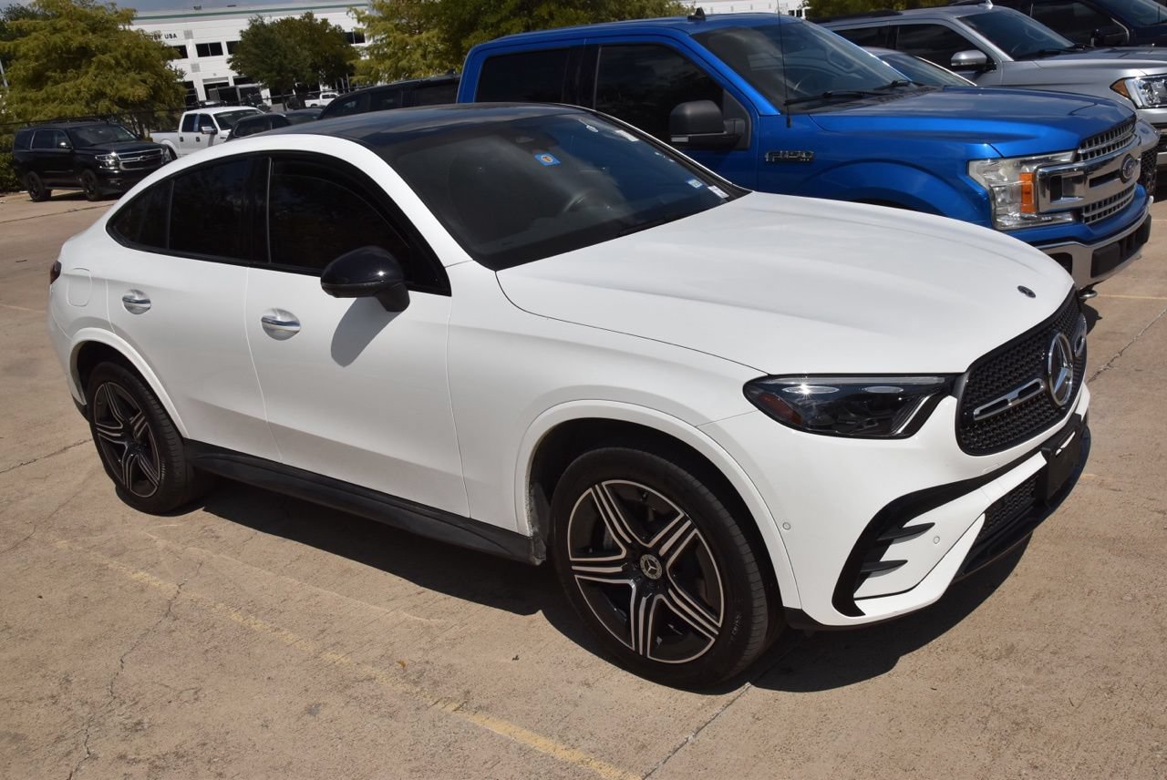 Used 2024 Mercedes-Benz GLC 300 4MATIC image 4