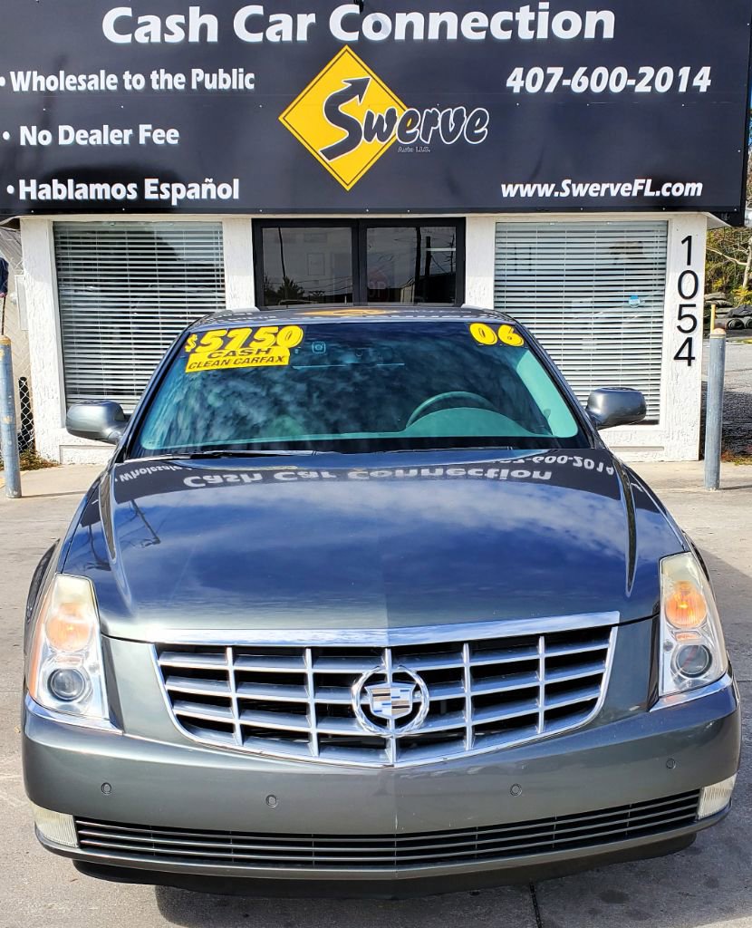 Used 2006 Cadillac DTS w/ Trunk Convenience Package image 3