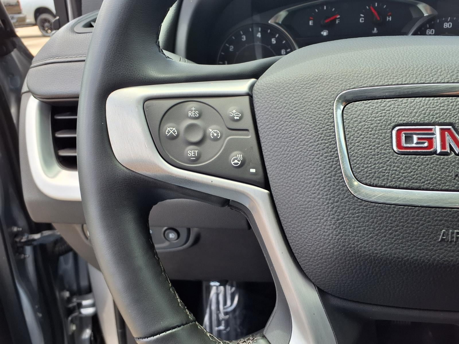 Used 2024 GMC Terrain SLT FWD image 16