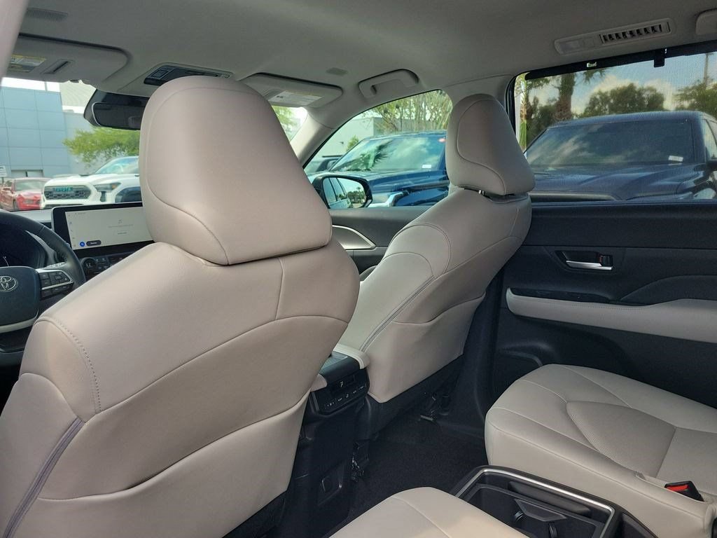 Certified 2026 Toyota Grand Highlander FWD image 25