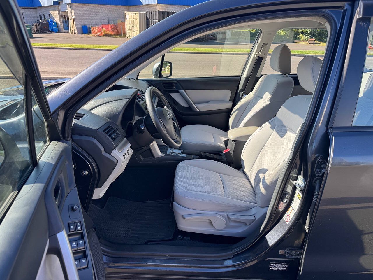 Used 2014 Subaru Forester 2.5i AWD/4WD image 12