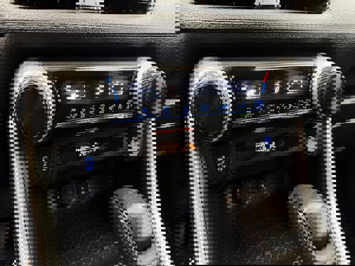 Used 2019 Toyota RAV4 LE image 18