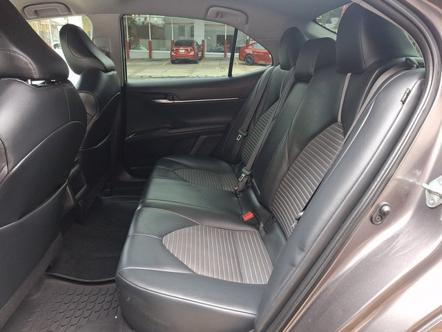 Used 2022 Toyota Camry SE w/ Carpet Mat Package (TMS) FWD image 10