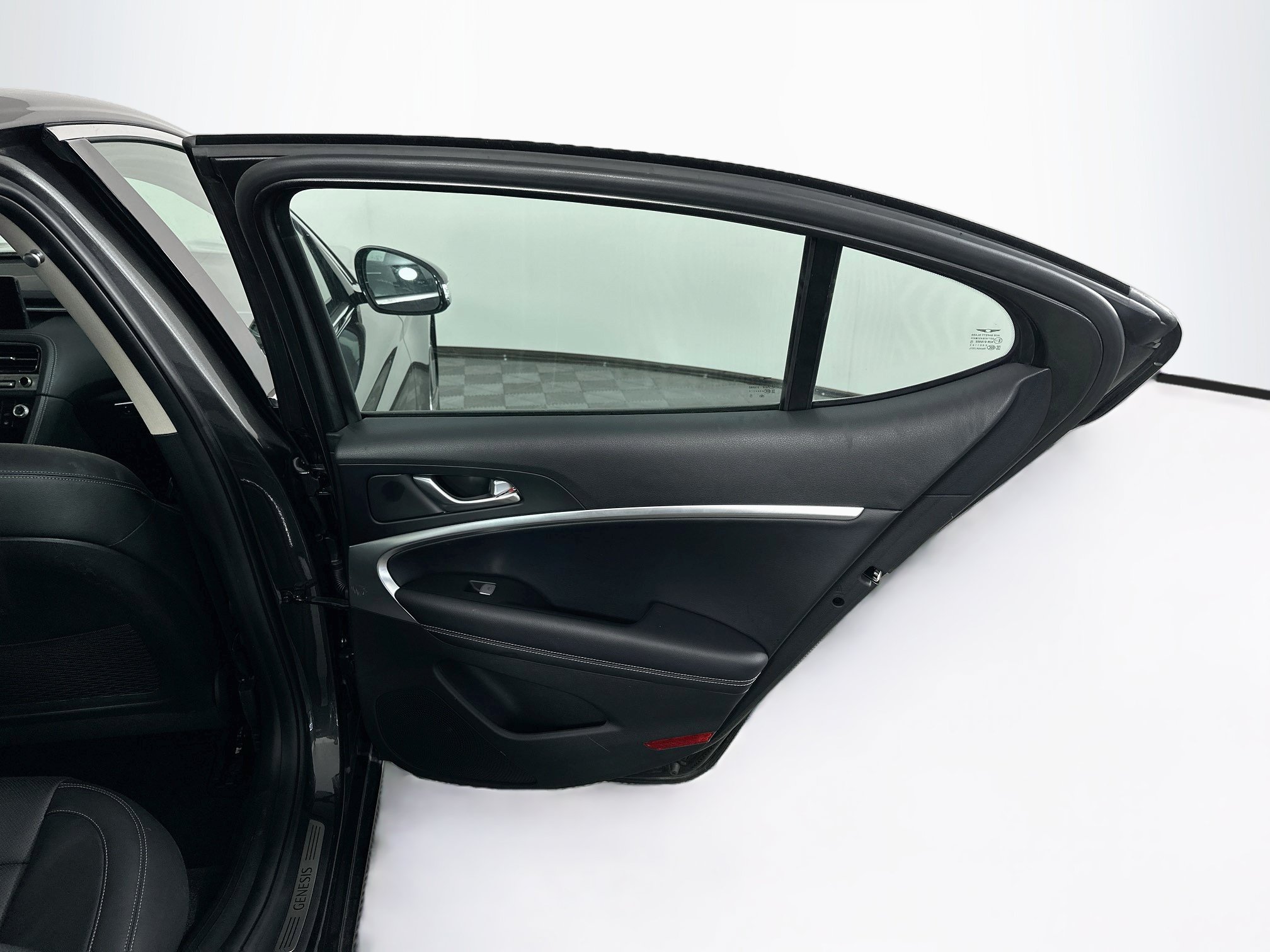 Used 2026 Genesis G70 2.5T RWD image 31