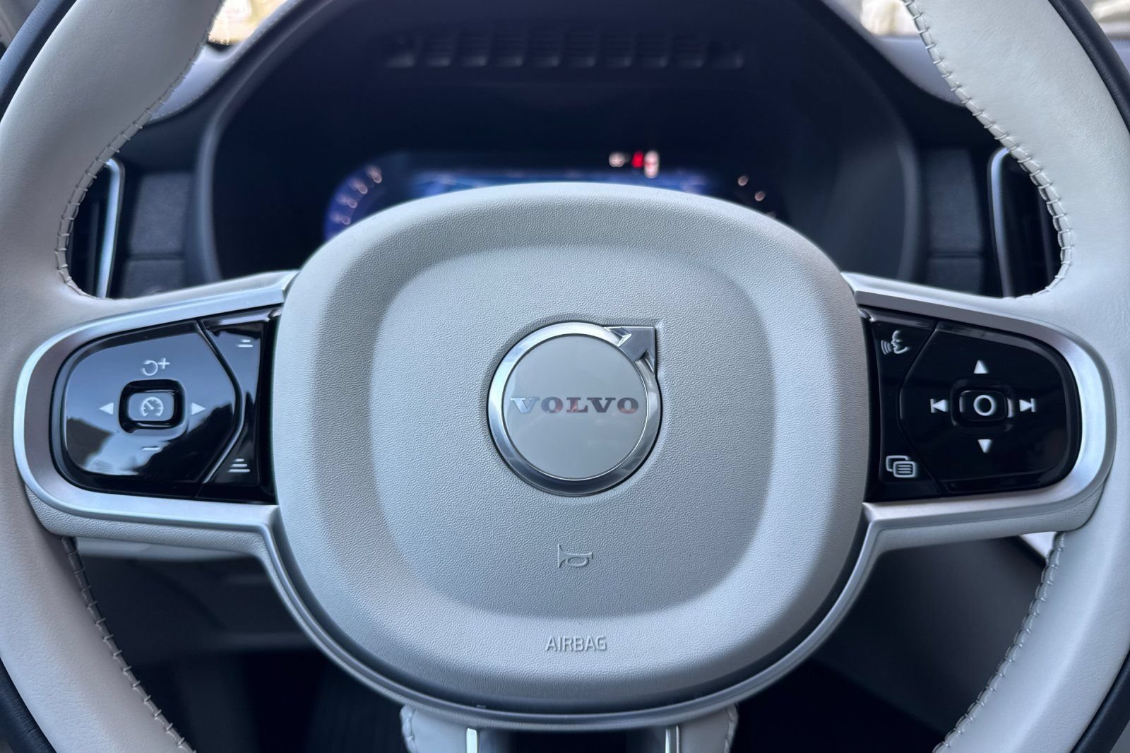 Certified 2026 Volvo XC90 T8 Ultra w/ Protection Package Premier AWD/4WD image 26