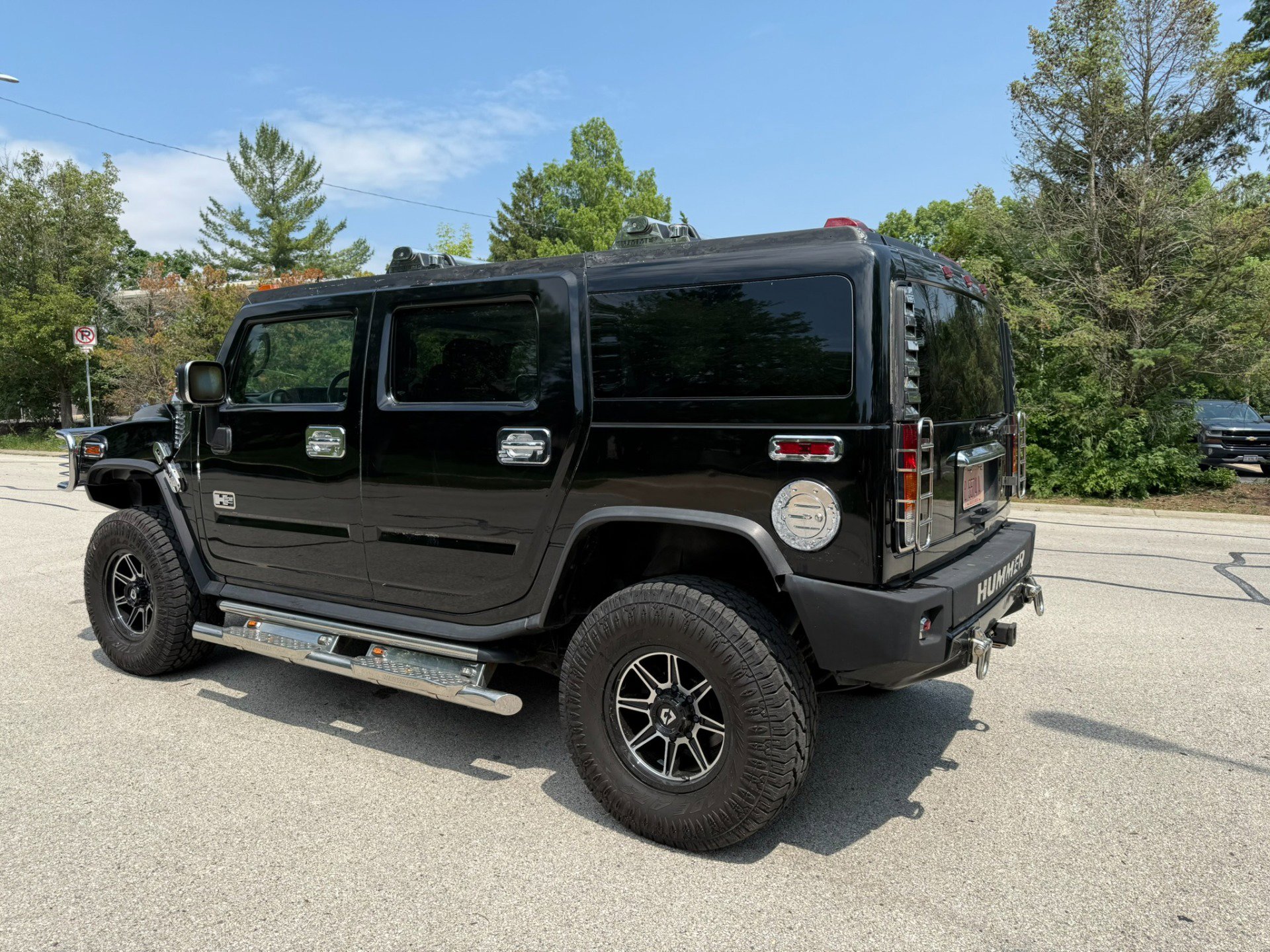 Used 2004 HUMMER H2 Luxury w/ Preferred Equipment Group image 4