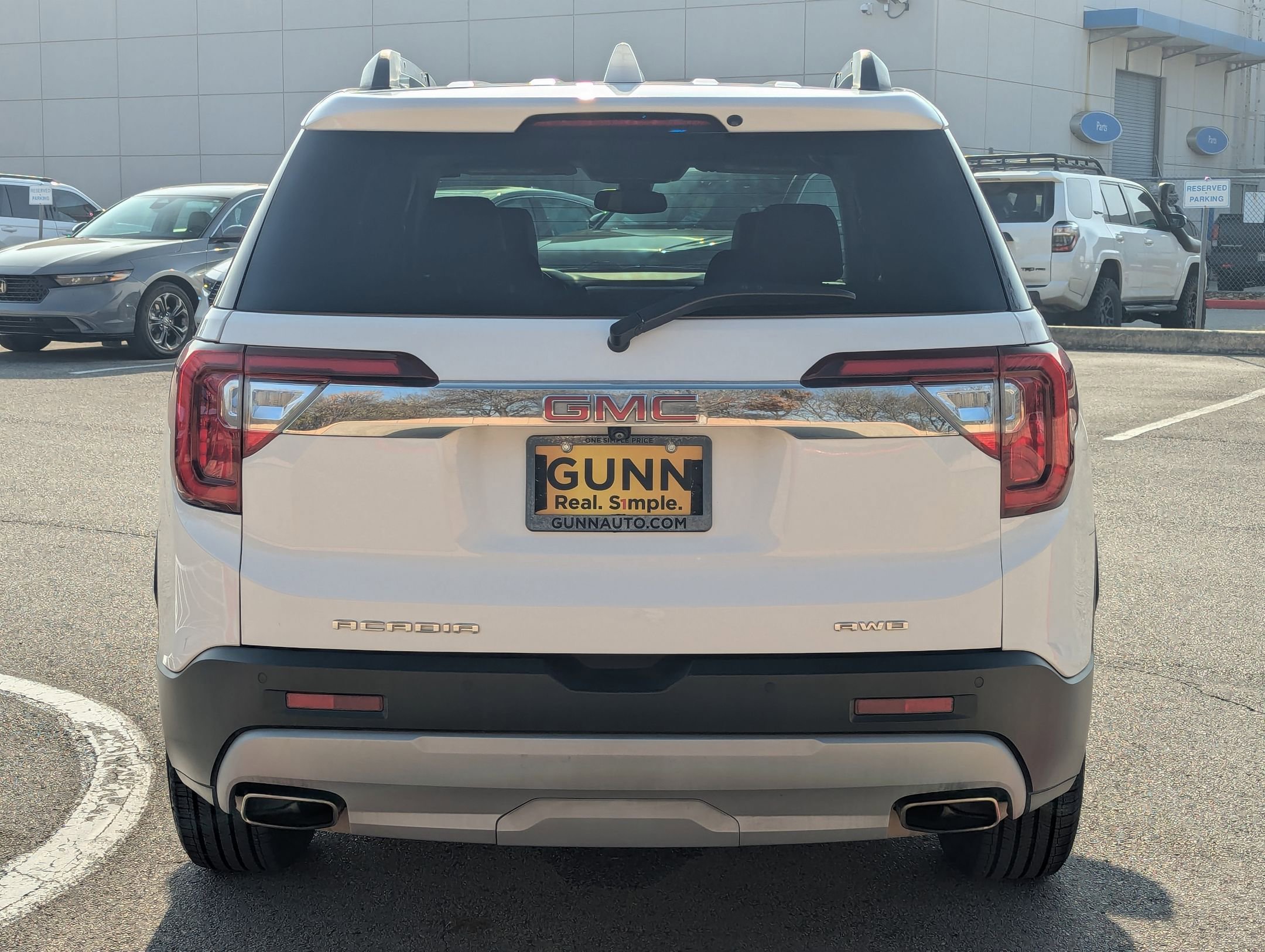 Used 2023 GMC Acadia SLT image 5