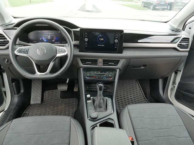 Used 2025 Volkswagen Taos SE AWD/4WD image 22