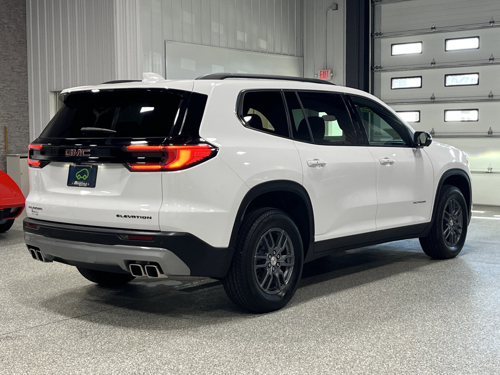 Certified 2025 GMC Acadia Elevation FWD image 5