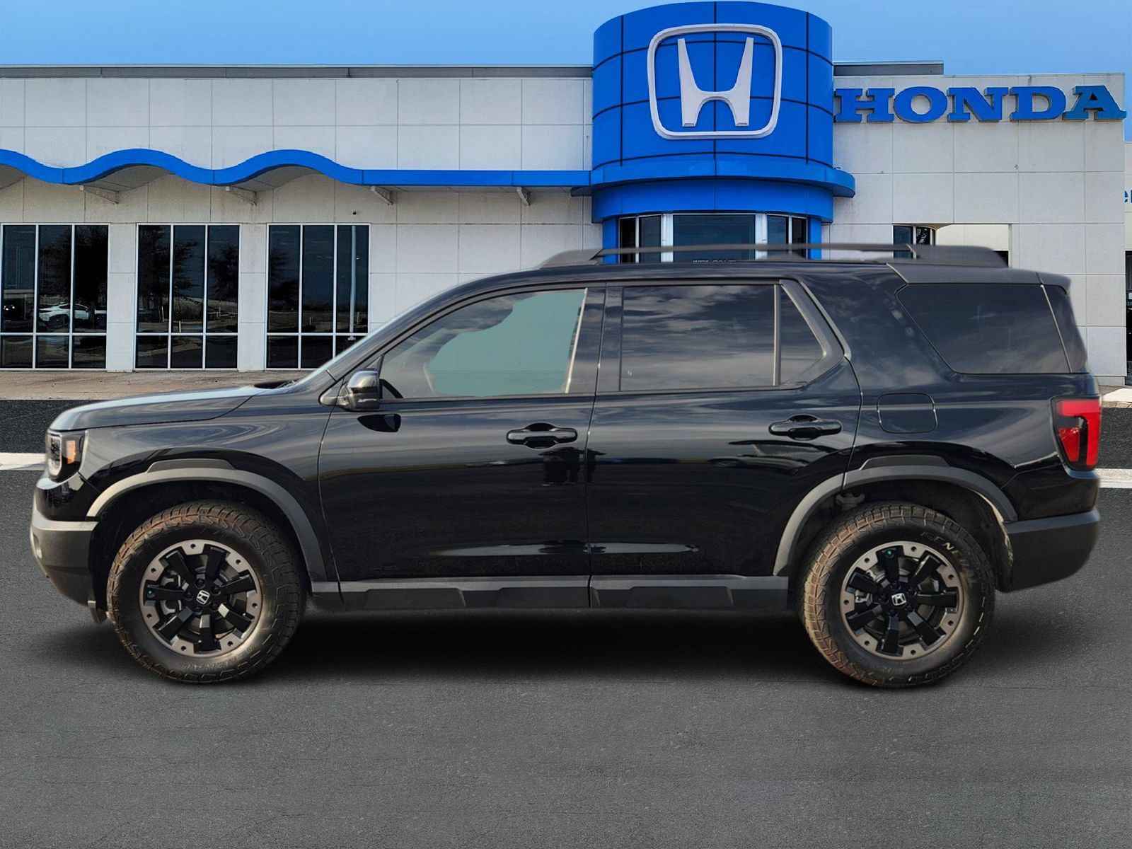 Used 2026 Honda Passport TrailSport Elite image 3