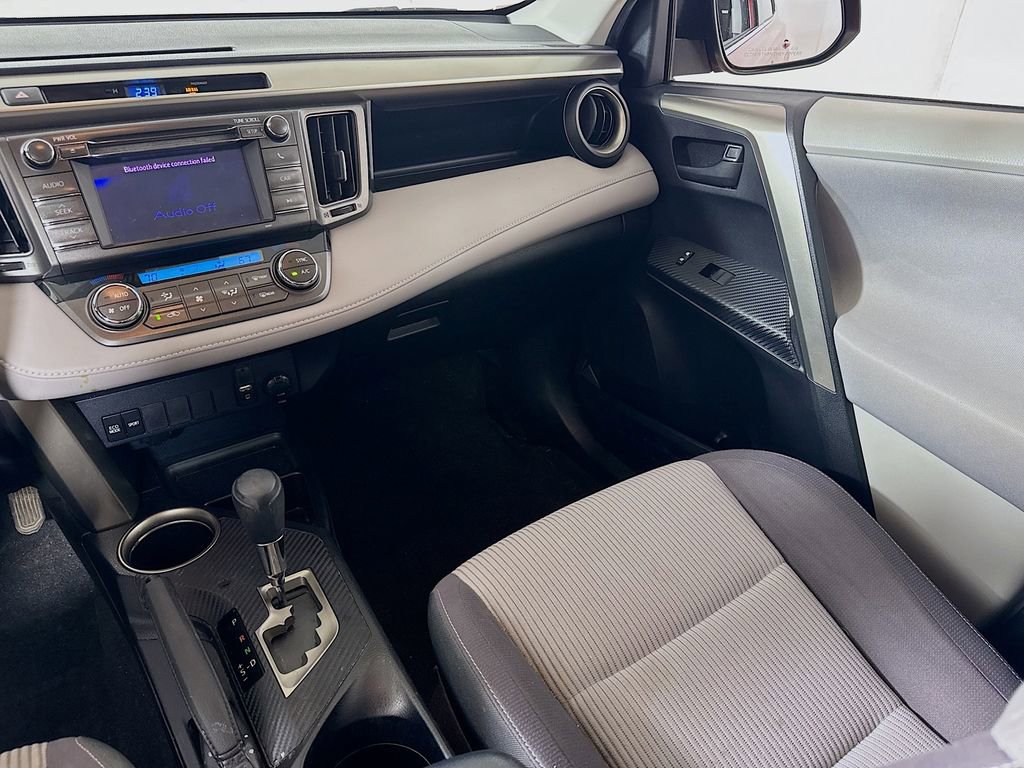 Used 2013 Toyota RAV4 XLE image 21