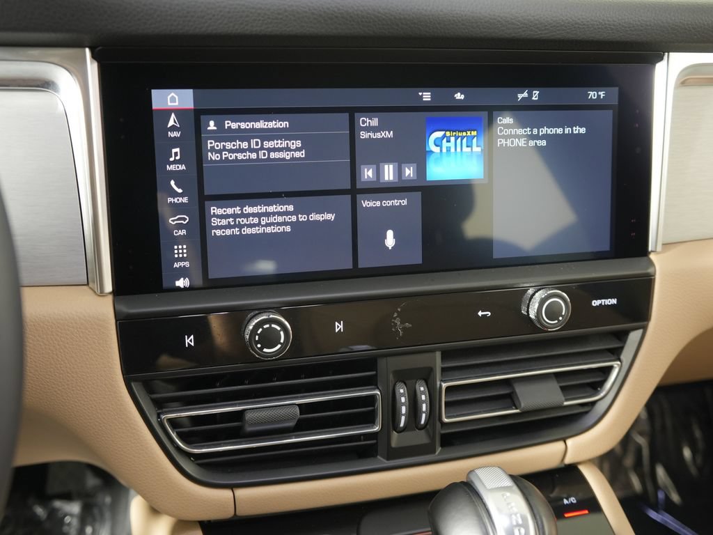 Certified 2024 Porsche Macan w/ Premium Plus Package AWD/4WD image 31